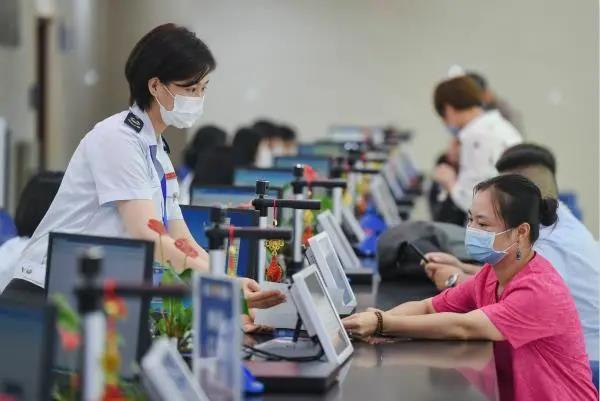 抓好“放管服”改革是中国跻身世界一流营商环境高地的重要举措
